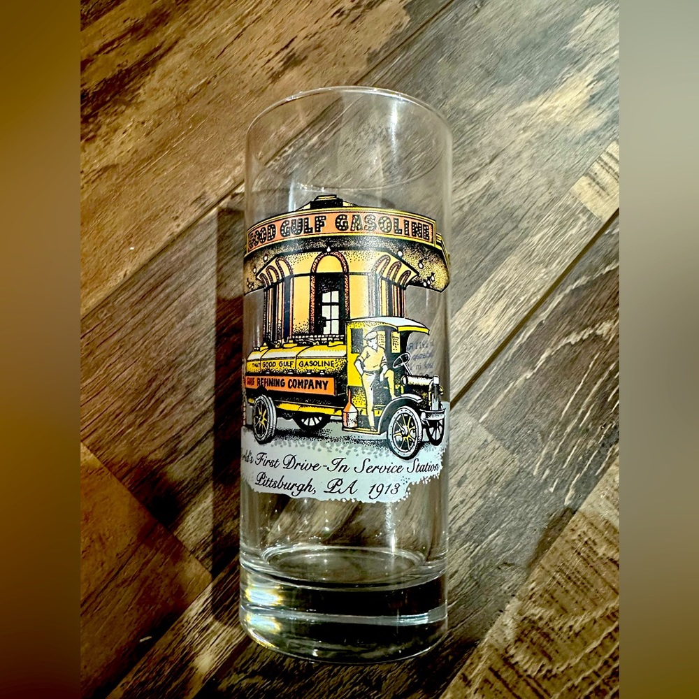 Vintage Gulf Collector series tall glass